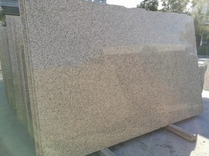 Shandong g682 lembaran paving granit kuning kasar